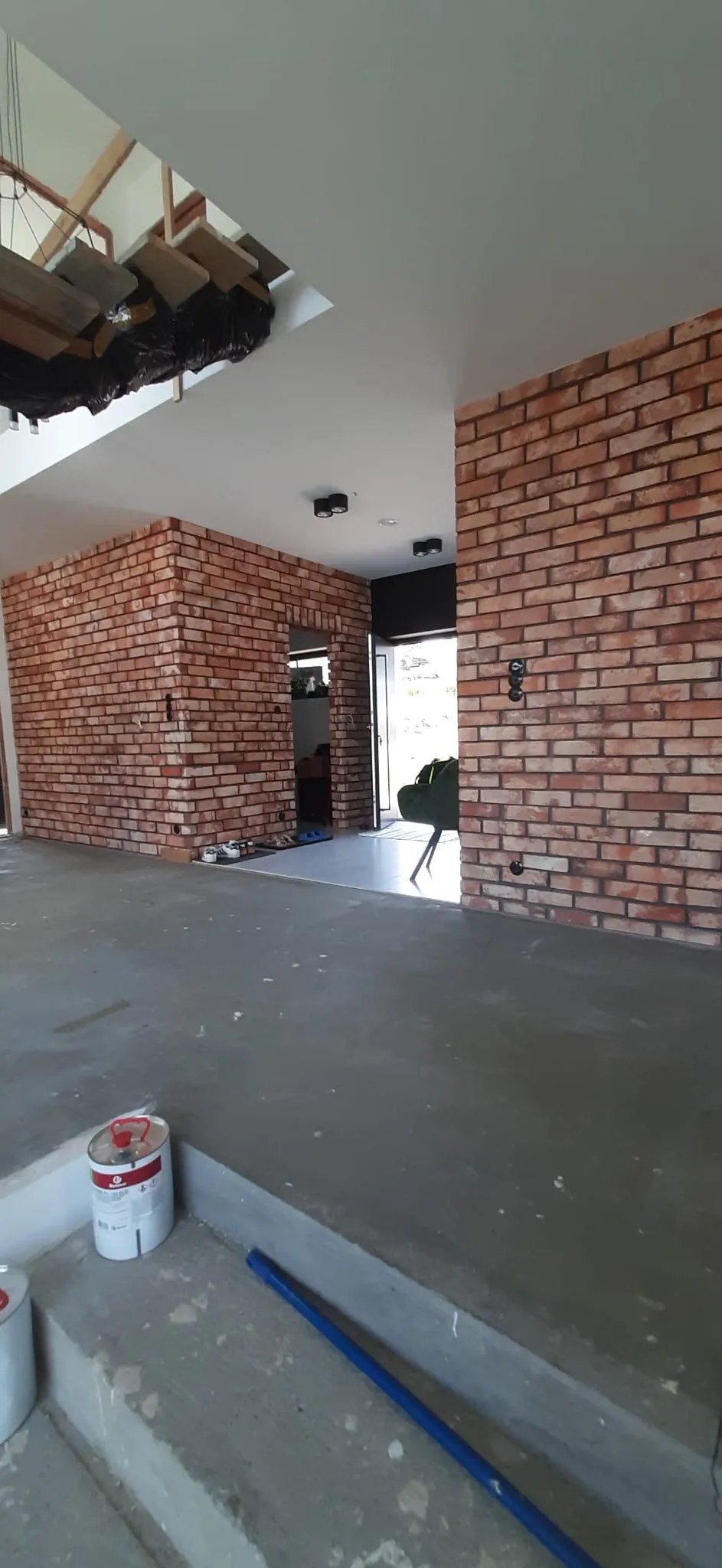 Wykończenie salonu STYL-BUD Rzeszów